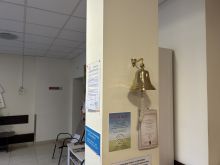 Befogadta és fel is szereltette a REGEA Alapítvány adomány harangjait a B.-A.-Z. Vármegyei Központi Kórház Onkocentruma.